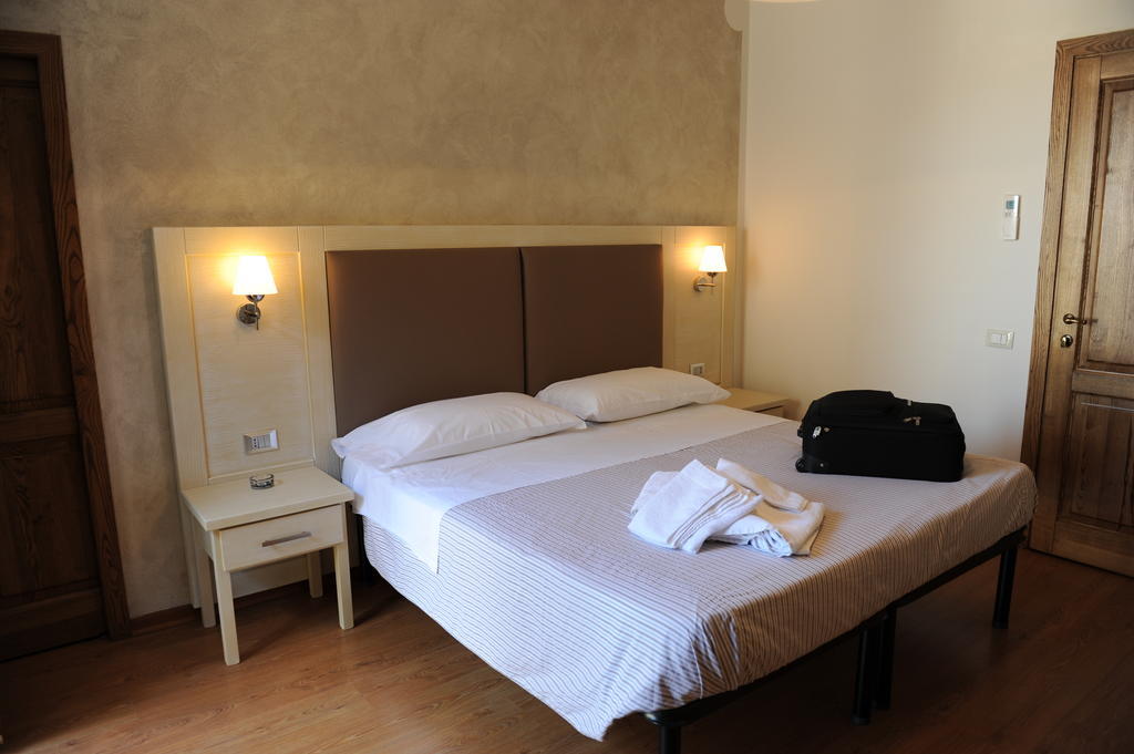 Отель Super Relais Stella Синья Экстерьер фото